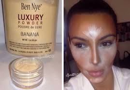 Ben Nye Luxury Banana Powder 1.5 oz Bottle