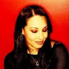 Yen Fox's Instagram, Twitter & Facebook