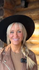 Come join us at The Photo Creators Conference for an unforgettable,  hands-on experience with the incredible @iamdixiedixon . You’ll be shooting  a beautiful lingerie campaign with professional models ...