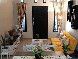 Demi desain ruang tamu yang mengesankan, seringkali pemilik rumah pusing dan kebingungan. 5 Tips Desain Ruang Tamu Minimalis Isi Bangunan