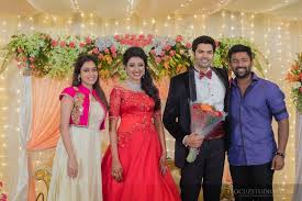 Celebrity Actor Ganesh Venkatram And Nisha Krishnan Wedding Reception Photos Stills Focuz Studios Best Wedding Photographer Celebrity Wedding Photos Wedding Couple Poses Wedding Photographers