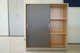 Große auswahl top marken büroschränke bei kaufland.de entdecken & sparen jetzt bestellen! Sideboard Wini 3oh B100 Ahorn Dunkelgrau Nr 52541 Aktenschrank Buroschrank Schiebeturenschrank Buroeinrichtung Von Buero Hoch2 De