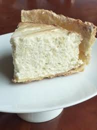 Recette Tarte Soufflee A La Rhubarbe 750g Recette Tarte Rubarbe Recette Dessert Rubarbe