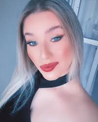 Laura Dostatny (@lauradostatny) • Instagram photos and videos