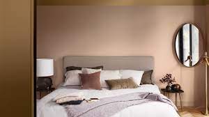 Spiced honey is a warm amber tone, inspired by the beauty and versatility of honey itself. 4 Ways To Use Dulux Colour Of The Year In Your Bedroom Dulux Arabia