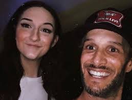 Sarah Scheibe's Instagram, Twitter & Facebook