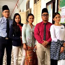 Tak pernah jumpa di pasaran yang betul2 menepati citarasa. Inibelogcekgu Etika Pemakaian Guru