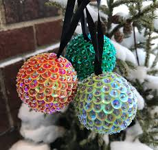Our holiday gift making is in full swing! Diy Christmas Ornaments How To Make Homemade Christmas Tree Ornaments