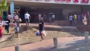 These violent looting and attacks are spreading rapidly to other areas of gauteng and kzn province. 95tyfrsfjfcvhm