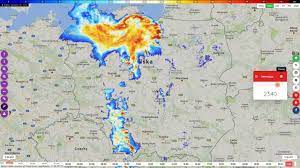 Po najechaniu na wybrany dzień i godzinę, mapa pokazuje prognozowany na ten moment stan opadów. Radar 11 08 2017 Mcs Bow Echo Youtube