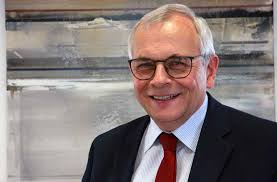 Seht her, nun mache ich etwas Neues. Schon kommt es zum Vorschein, merkt  ihr es nicht?