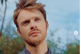 Lirik dan Chord Lagu Till Forever Falls Apart