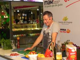 Hay una cocina casi exclusiva del país oriental que representa a su cultura diferenciándose de la a continuación explica que los uruguayos lo conocieron gracias a los guaraníes, olvidándose de. Mam Mercado Agricola De Montevideo En El Marco Del Ciclo Recetas Del Mercado El Chef Alejandro Romero Nos Deleito Con Cocina Criolla Cocina Tradicional Uruguaya Y Http Www Mam Com Uy Actividades Aula Mam Listado Recetas Facebook