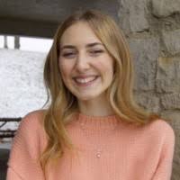 600+ profilů „Hench“