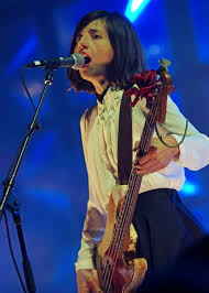 Photos The Pixies Were As Good As New Last Night At The Peabody Bass Guitar Scales Paz Lenchantin Guitar Girl