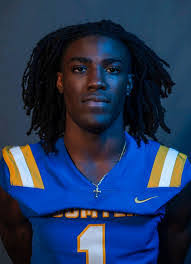 Darius Aiken's Instagram, Twitter & Facebook