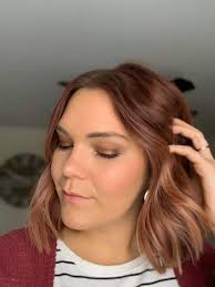 Who has hooded eyes? 🙋🏽‍♀️ Been playing with shadow colors & placement  and loving the outcome. Darker shadows up top (Rustic Brown) and  brighter/light colored shadows (Whisper Pink)