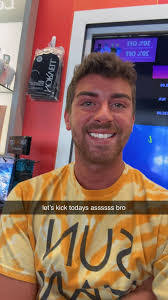 Tyler Manis's Instagram, Twitter & Facebook