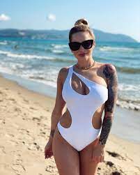 Ewelina lisowska grew up on a friday, august 23, 1991 in poland. Ewelina Lisowska