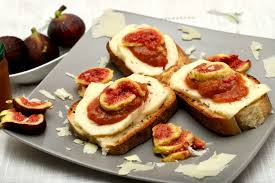 Il pane casereccio di bonci si mantiene morbido per parecchi giorni, sempre che resista parecchi giorni…. Pane Con Formaggio Fichi E Marmellata Cucina Chiacchierina