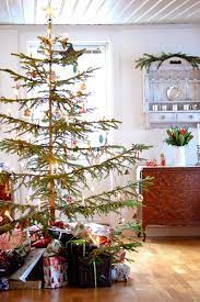 Detali Novyj God Charlie Brown Christmas Tree Christmas Tree Painting Christmas Time