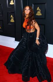 Rihanna At The 59th Annual Grammy Awards Rihanna Style Rihanna Outfits Rihanna