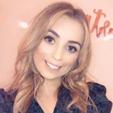 Kirsten Langley's Instagram, Twitter & Facebook