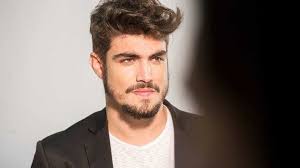 32, born 22 january 1989. Trancinhas A Vista Caio Castro Mostra Aos Fas Novo Visual