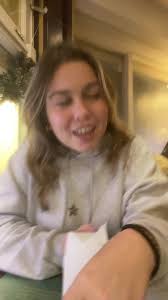 Anna Vos (@annavos_)