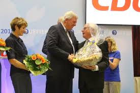 Alle aktuellen nachrichten zu volker bouffier sortiert nach datum. Ministerprasident Volker Bouffier In Frankisch Crumbach Gelungene Veranstaltung In Der Rodensteinhalle Frankisch Crumbach De