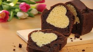 Heute zeigen wir ihnen, wie sie schnell und einfach einen leckeren und originellen herzkuchen zum valentinstag backen können. Herzkuchen Backen Kuchen Mit Susser Uberraschung Bayern 1 Radio Br De