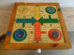 El parchís es un juego de mesa derivado del pachisi y similar al ludo, al parqués y al parcheesi.es muy popular en todo el mundo. Mil Anuncios Com Parchis Antiguo Segunda Mano Y Anuncios Clasificados