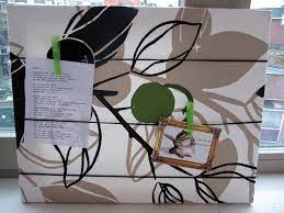 Aber nicht zum essen, sondern stellen sie sich einfach die farben, die glasur, die benutzen sie die korkplatten als schablonen und schneiden kreise aus dem stoff. Memoboard Und Pinnwand Selbermachen Einfaches Deko Diy Tutotrial