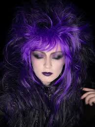 他看戲也一個人看他放假也一個人放