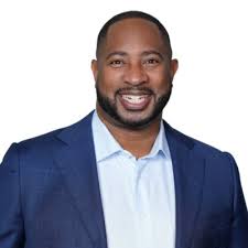 Cats out the bag!!!! I'm beyond excited to be joining Verkada and look  forward to what we can accomplish together. 📈 👨🏾‍🚀 🚀