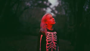 See which songs of other artists metallica covered on a concert. Fur The Metallica Blacklist Phoebe Bridgers Veroffentlicht Metallica Cover Regioactive De