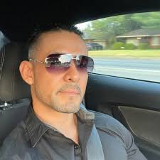 ISO locksmith ASAP. Dm me thanks