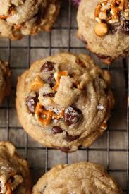 Sea Salt Butterscotch Pretzel Cookies Are My New Salty Sweet Obsession Browned Butter Adds Depth To The Flavor While The Baking Baking Recipes Dessert Recipes