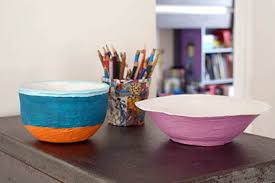 Fleur étoile en rouleaux de papier toilette. Objets En Papier Mache