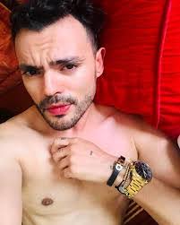 Armando Garibay's Instagram, Twitter & Facebook