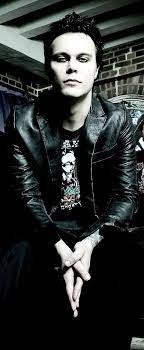 People born on november 22 fall under the zodiac sign of sagittarius. Ville Valo Rocking His Short Hair Ville Valo Ville Rock And Roll