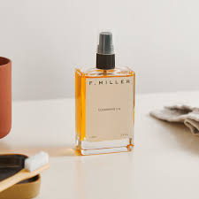 Simmondsia chinensis (jojoba) seed oil*, vitis vinifera (grapeseed) oil*, argania spinosa (argan) kernel oil*, ricinus communis (castor) seed oil*, cannabis sativa (hemp) seed oil*, cucurbita pepo (pumpkin) seed oil*, nigella sativa (black cumin) seed oil*, olea europaea (olive) oil*, punica. F Miller Cleansing Oil 100ml End