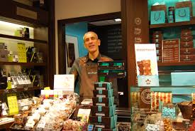 My Favorite Chocolatier Rue Mouffetard Paris Jeff De Bruges Chocolates Chocolatier Chocolate Paris