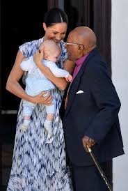Archie made global news as the surprise first name of the newborn royal baby, son of the duke and duchess of sussex aka harry and meghan. Archie Mountbatten Windsor Alle Fotos Des Sohnes Von Meghan Harry Brigitte De