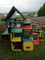 Quadro Mit Balkon Und Kletterseite Inklusive Kaufladen Kiosk Spiele Im Garten Quadro Klettergerust Kasten