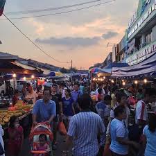Senior minister ismail sabri announced yesterday that the government is easing up restrictions on economic sectors like pasar malam traders, hair sarawak is currently spared putrajaya's cny prohibitions as the mco does not cover the entire state. Ss2 Night Market Pasar Malam Night Market Night Selangor
