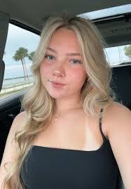 Amanda Heald's Instagram, Twitter & Facebook