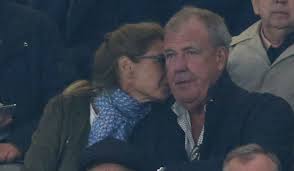 The broadcaster was suspended from the bbc this week following a 'fracas' simon rice @simonrice. Jeremy Clarkson Cosies Up To Girlfriend Lisa Hogan In The Stands At Chelsea Football Match