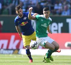 Eckball für rb von der rechten fahne, nkunku tritt das leder an den vorderen fünfer. Bundesliga 18 19 Werder Bremen Gegen Rb Leipzig Die Bilder Des Spiels