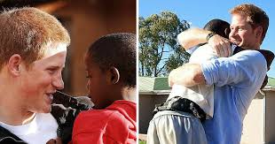 Puso en duda acusaciones de racismo. Principe Harry Convidou Jovem Orfao Africano Que Conheceu Ha 14 Anos Atras Para O Seu Casamento